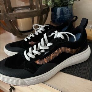 Vans UltraRange with ultracush - leopard print design